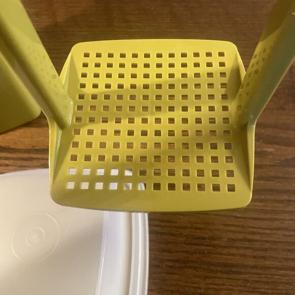 Tupperware Vintage Pickle Keeper Avocado Green 3 Pieces 1330-5 - Picture 4 of 5